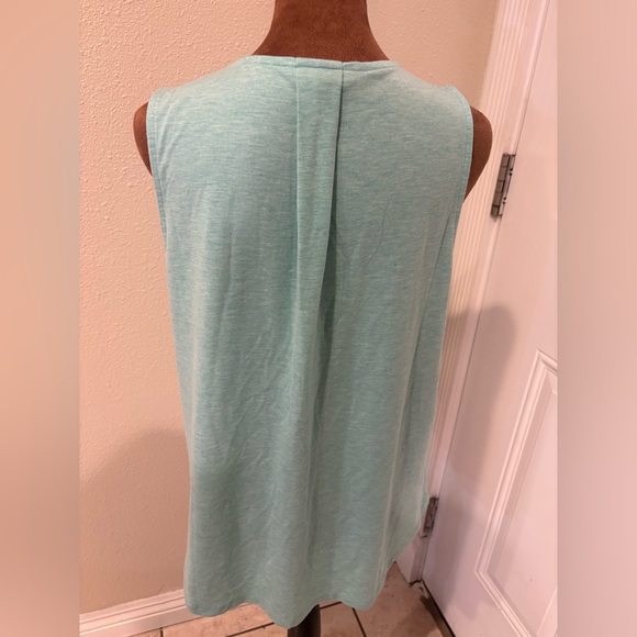 Tommy Bahama Light Blue V-Neck Tank Top - Picture 2 of 4